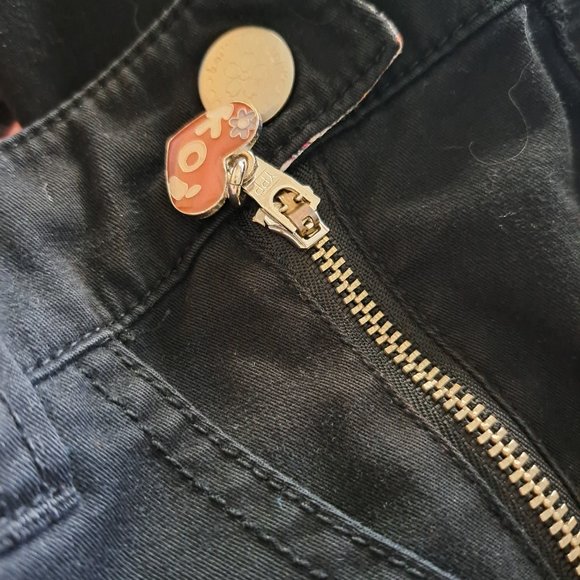 Scrub Set. - Picture 2 of 5